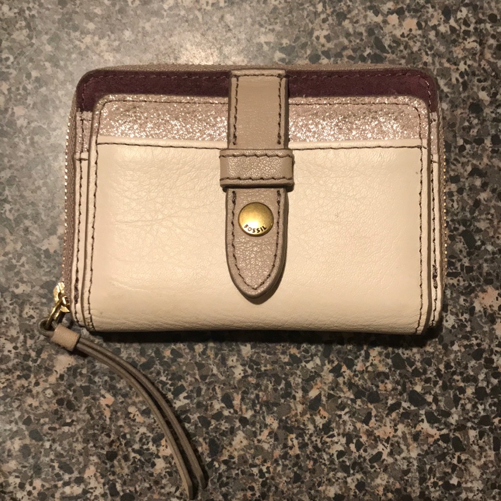 Fossil wallet